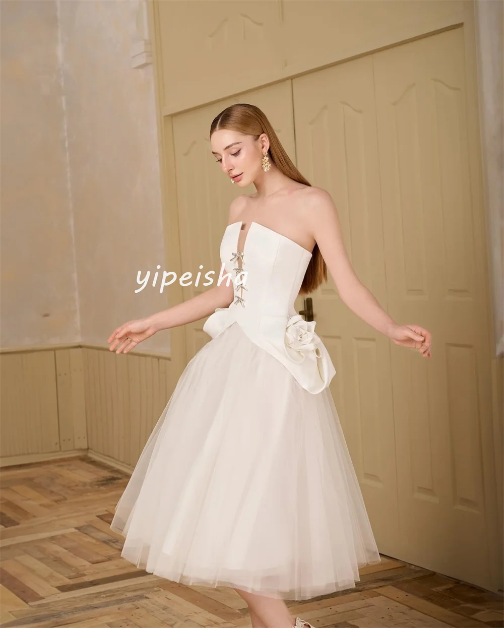 Customized Modern Style Casual Tulle Rhinestone Bow Handmade Flower Pleat A-line Strapless Knee Length Dresses Cocktail Dresses