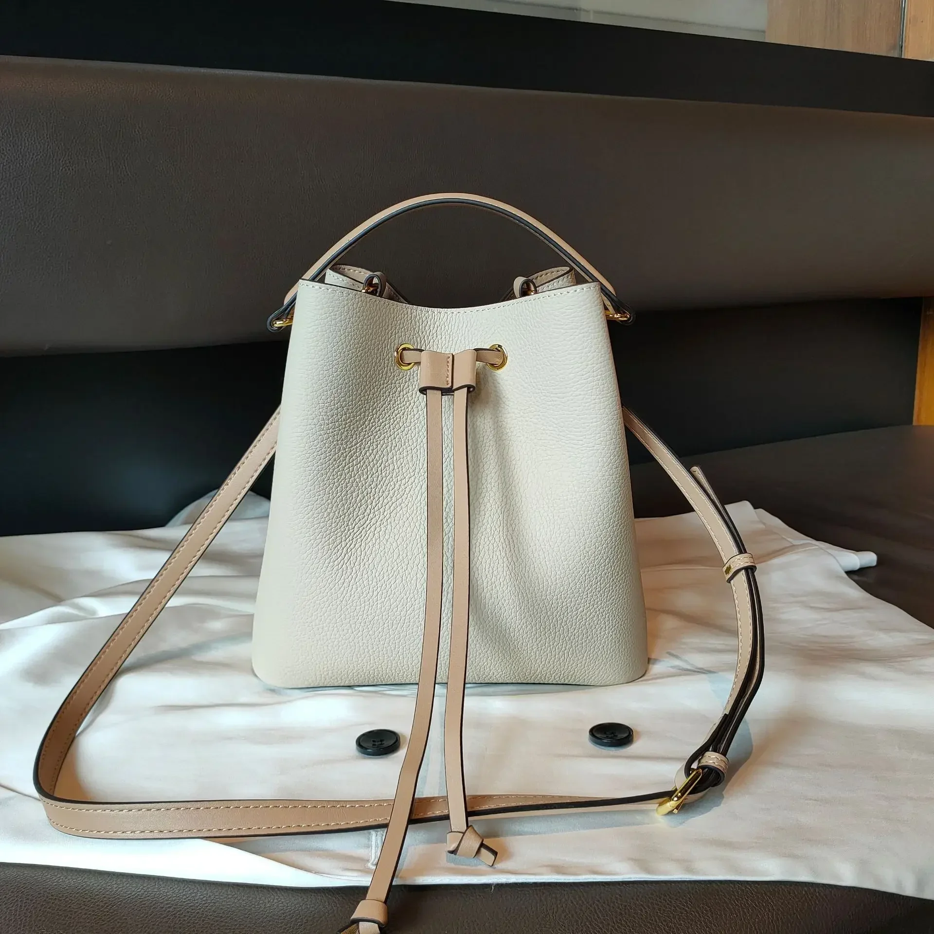 Women's Smalll Handbag Genuine Leather Bucket Bag Drawstring Closure Top Handle Crossbody Minimalist Daily Shoulder Purse Bag