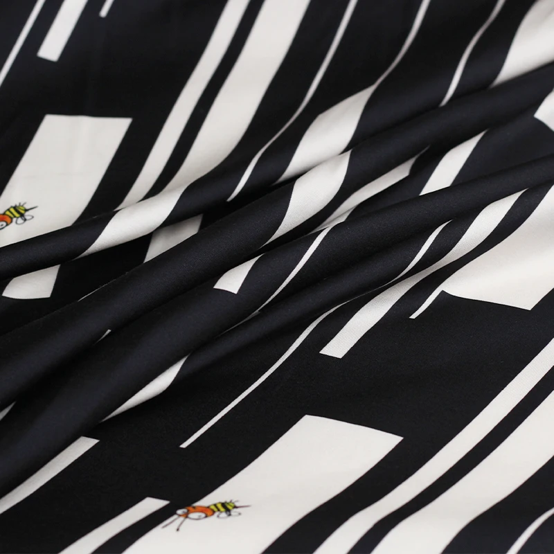 Redraspberry 138CM 110g/m Black and white bee silk cotton spinning fabrics clothes Garment DIY sewing materials Free shipping