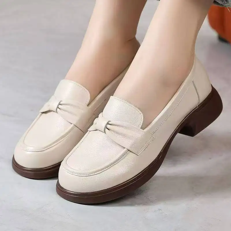 النساء الجلود جولة تو كتلة كعب المتسكعون ربيع الخريف جديد لينة وحيد عدم الانزلاق الضحلة الانزلاق على كعب منخفض أحذية من الجلد عادية