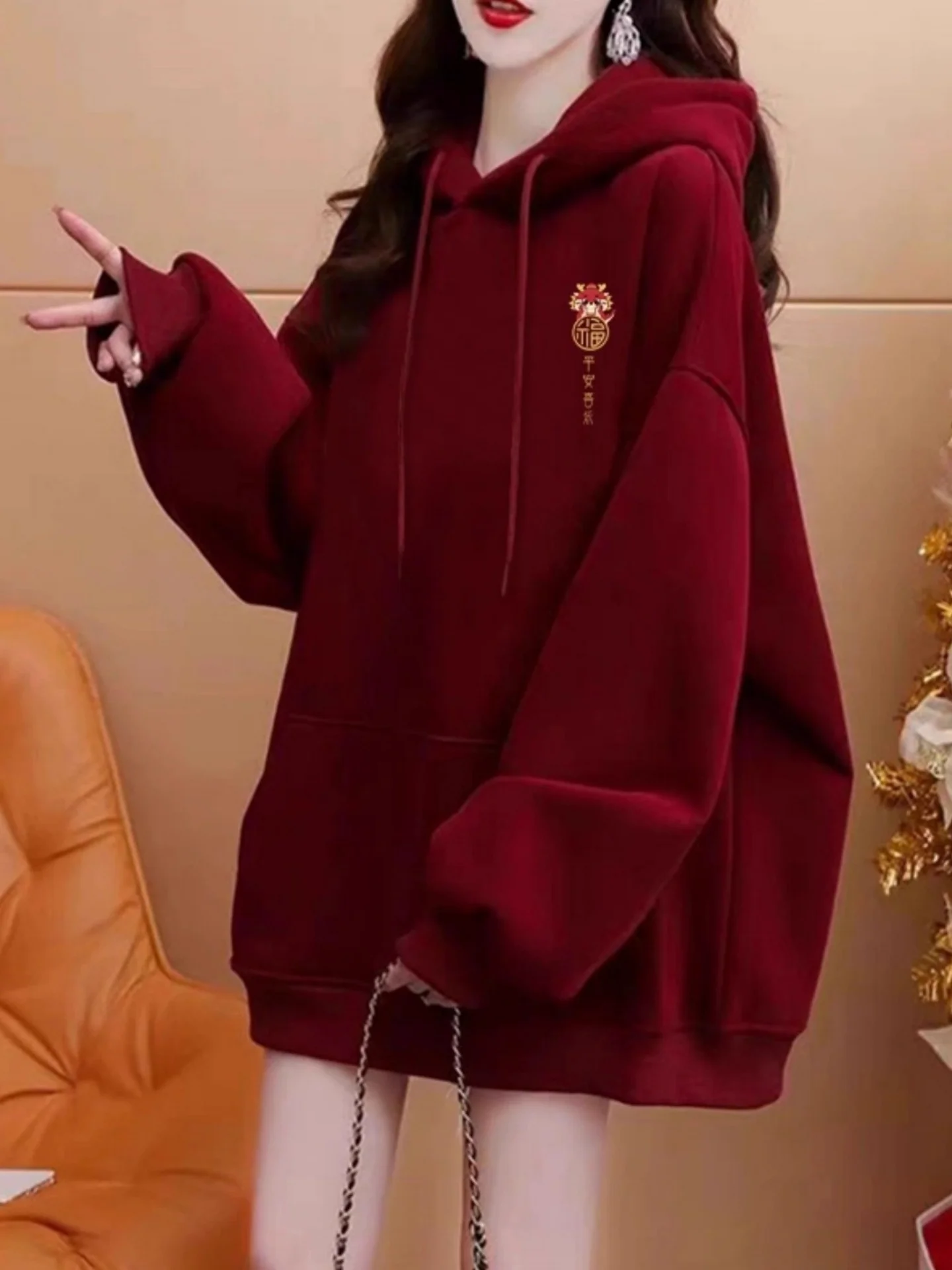 

Women's Thiened Fce Hoodie with Cartoon Print Autumn Winter Wine Red Color Luy Year Celebration Hooded Sweatirt