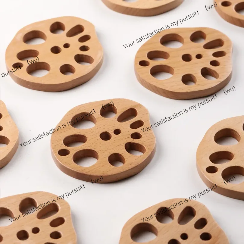 ZOCI-4 Lotus Root Shaped Beech Wood Coasters Heat Insulating Pads for Tea Cups Natural Wood Color Practical Cup Mats