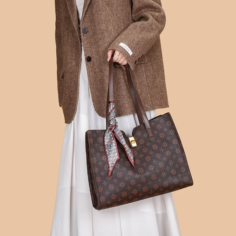 

Best Trendy Fashion Bag With Solid Color Large Capacity Shopper Tote For Women Commuter Everyday Elegance