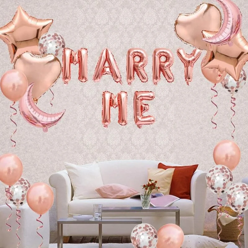 لافتة حروف بالونات من Marry Me مع بالونات على شكل قلب على شكل نجمة قمر لحفلات الزفاف وعيد الحب