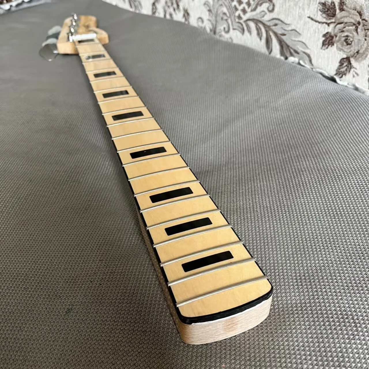 4 String Electric Bass Guitar Neck with Locking Tuners 20 Fret Black Binding Replacement for Jazz Bass Guitar DIY Parts