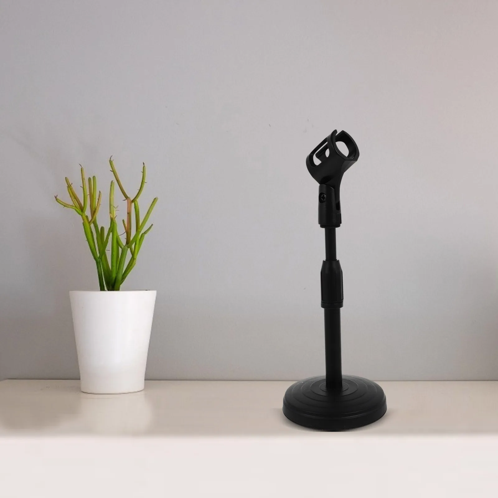 

1Pcs Adjustable Desktop Microphone Stand Black Universal Mic Holder Secure Support for Broadcasting Recording Singing Online
