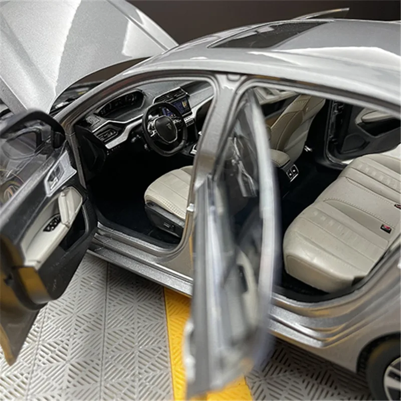 1:18 Peugeot 408 Coupe Alloy Car Model Diecast Metal Toy Vehicles Car Model High Simulation Collection Childrens Gift Decoration