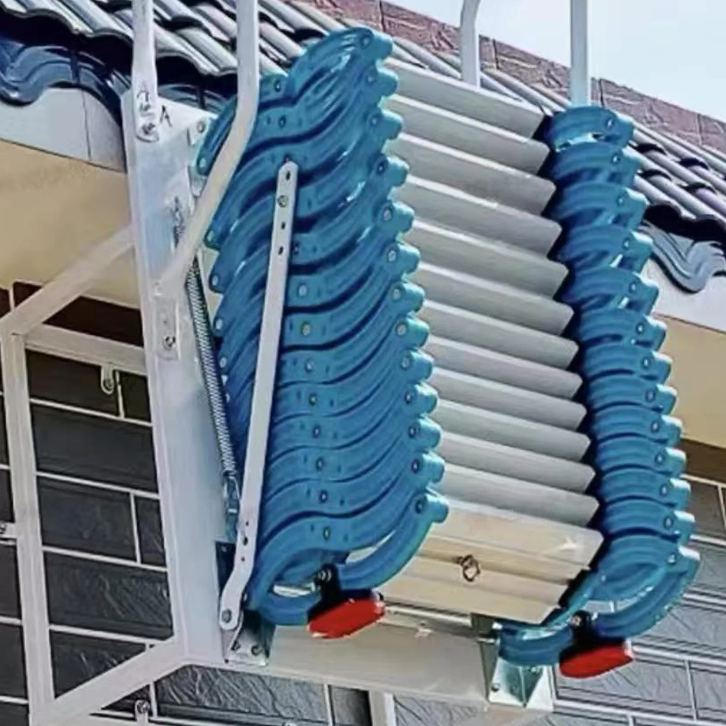 ladder Wall hanging Attic Invisible folding does not take up space Climbing ladder Household indoor and outdoor lifting stairs
