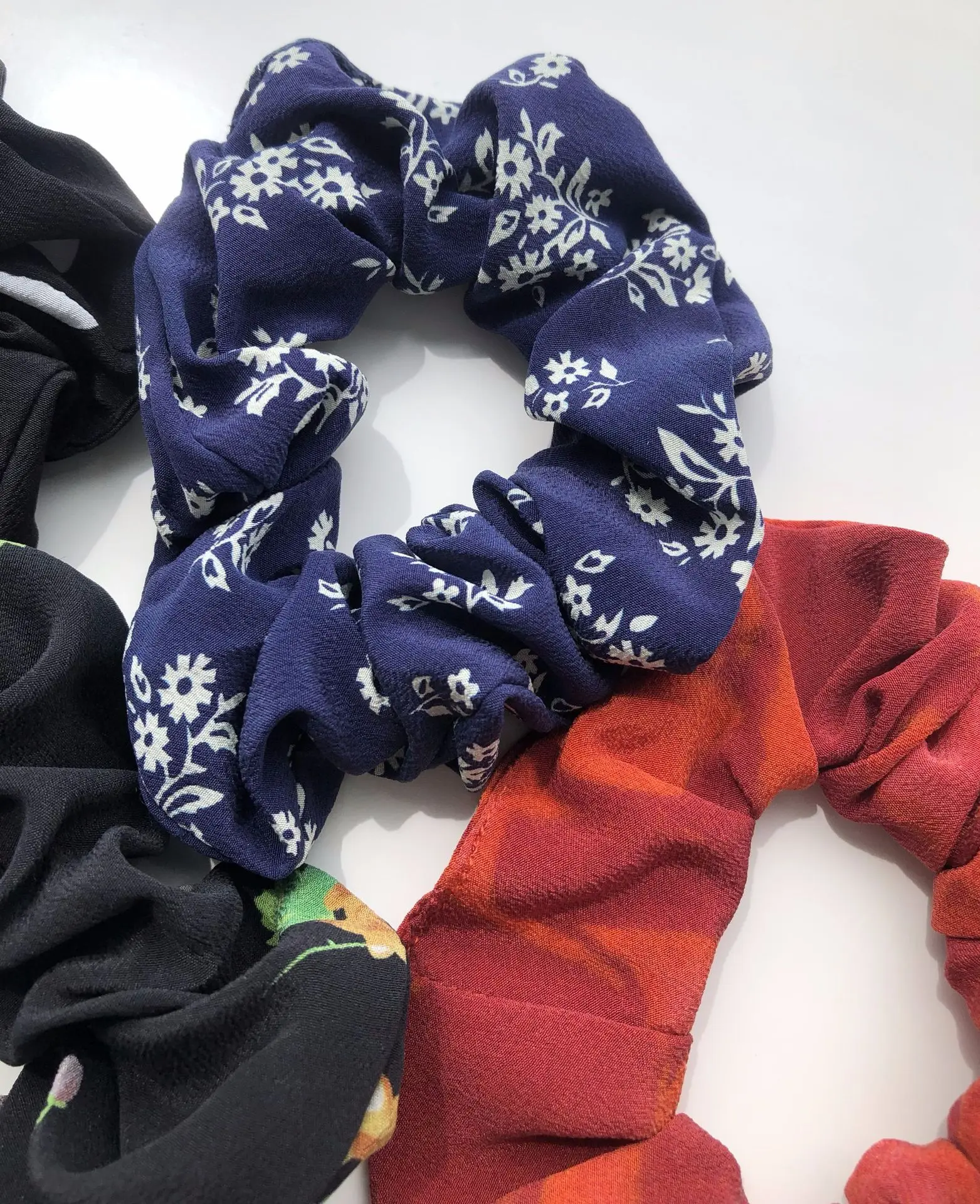 

18 Momme Silk Hair Tie , Silk Crepe De Chine Scrunchie, French Style Scrunchie, kinds of Colors