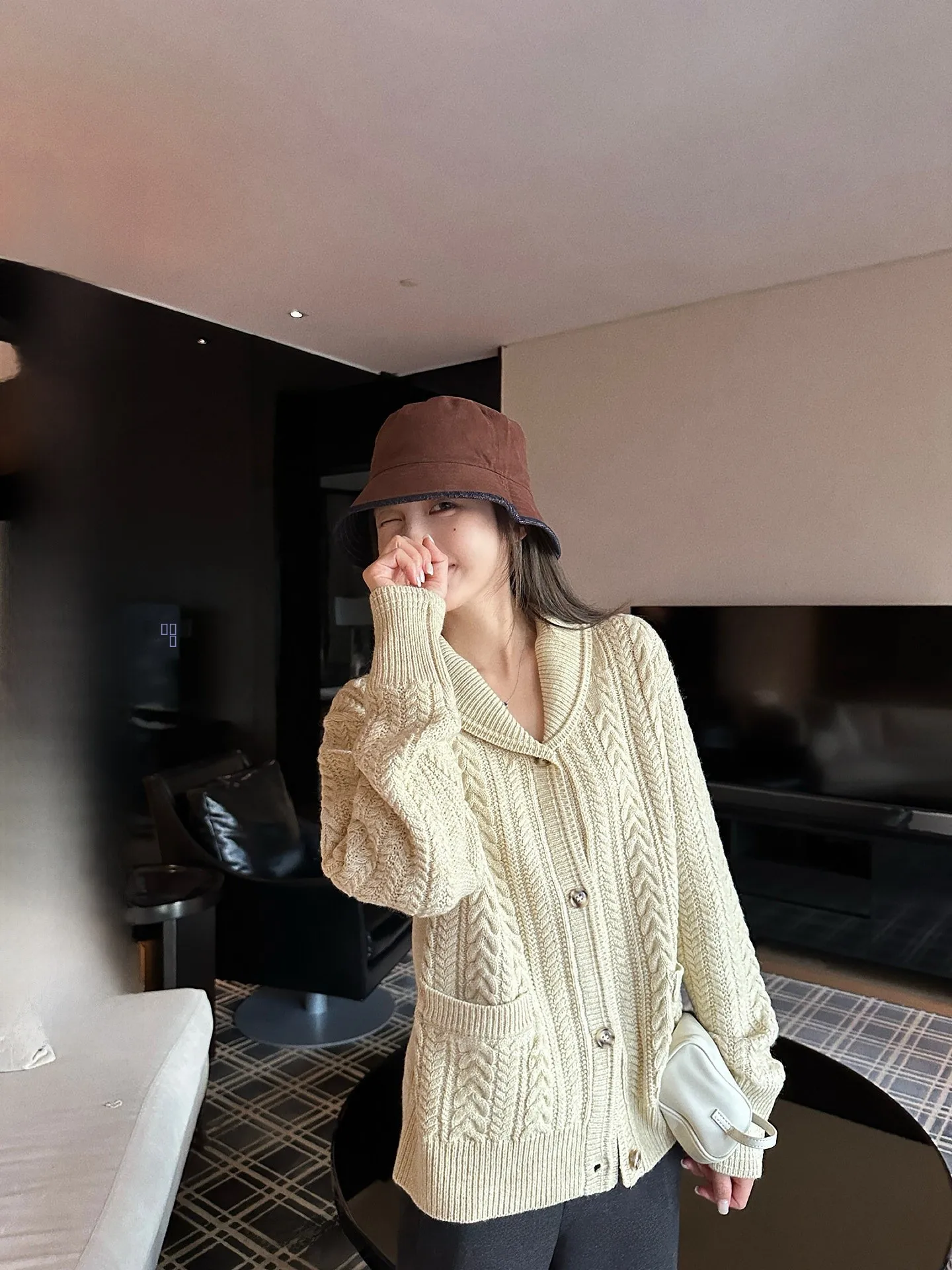 

Свободный вязаный свитер женский, осенний, новый, повседневный, с узором «косичка», облегающий, с открытыми плечами, кардиган, повседневная модная трикотажная одежда