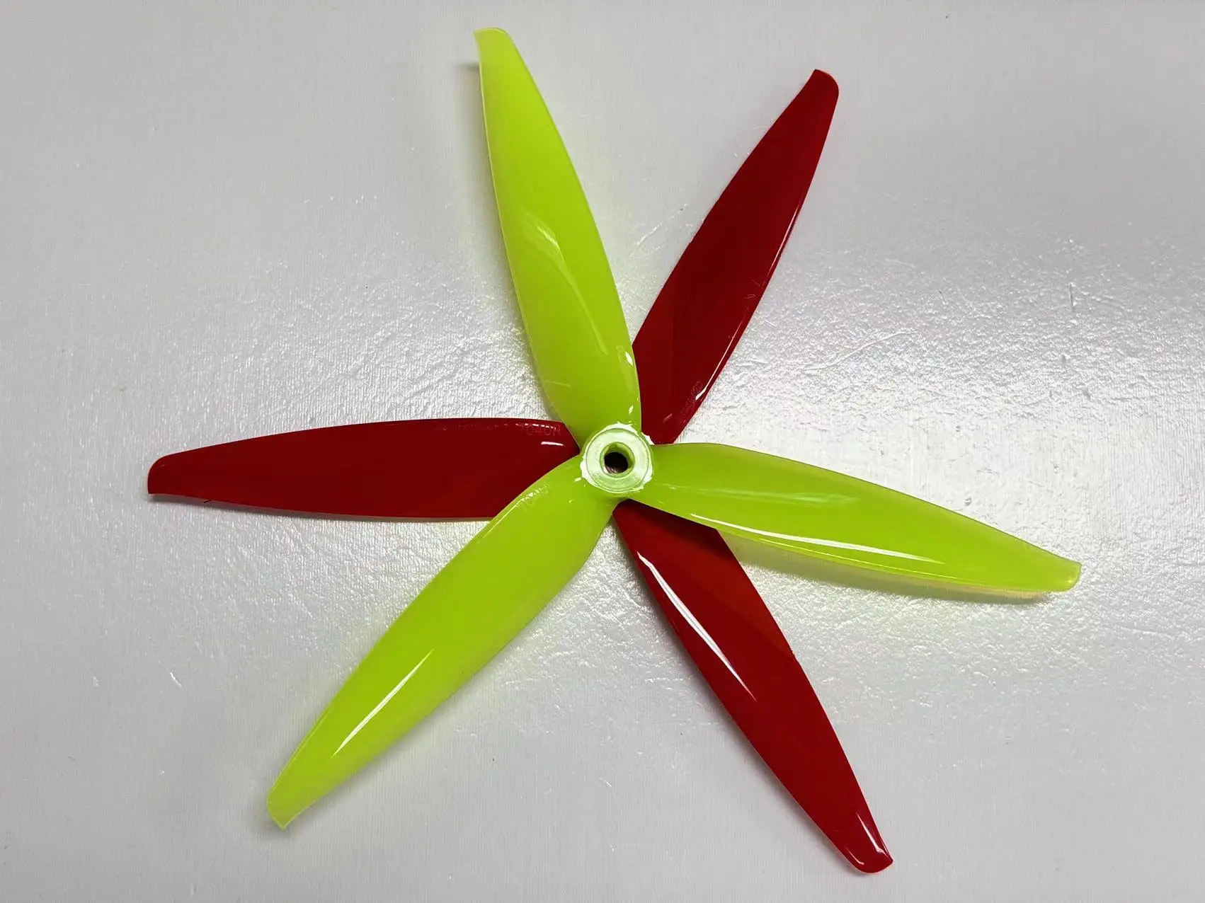 2 pair 4 colors Gemfan 7040 7.0x4.0 FPV PC 3 propeller Prop Blade CW CCW shaft through the machine more special motor 2407