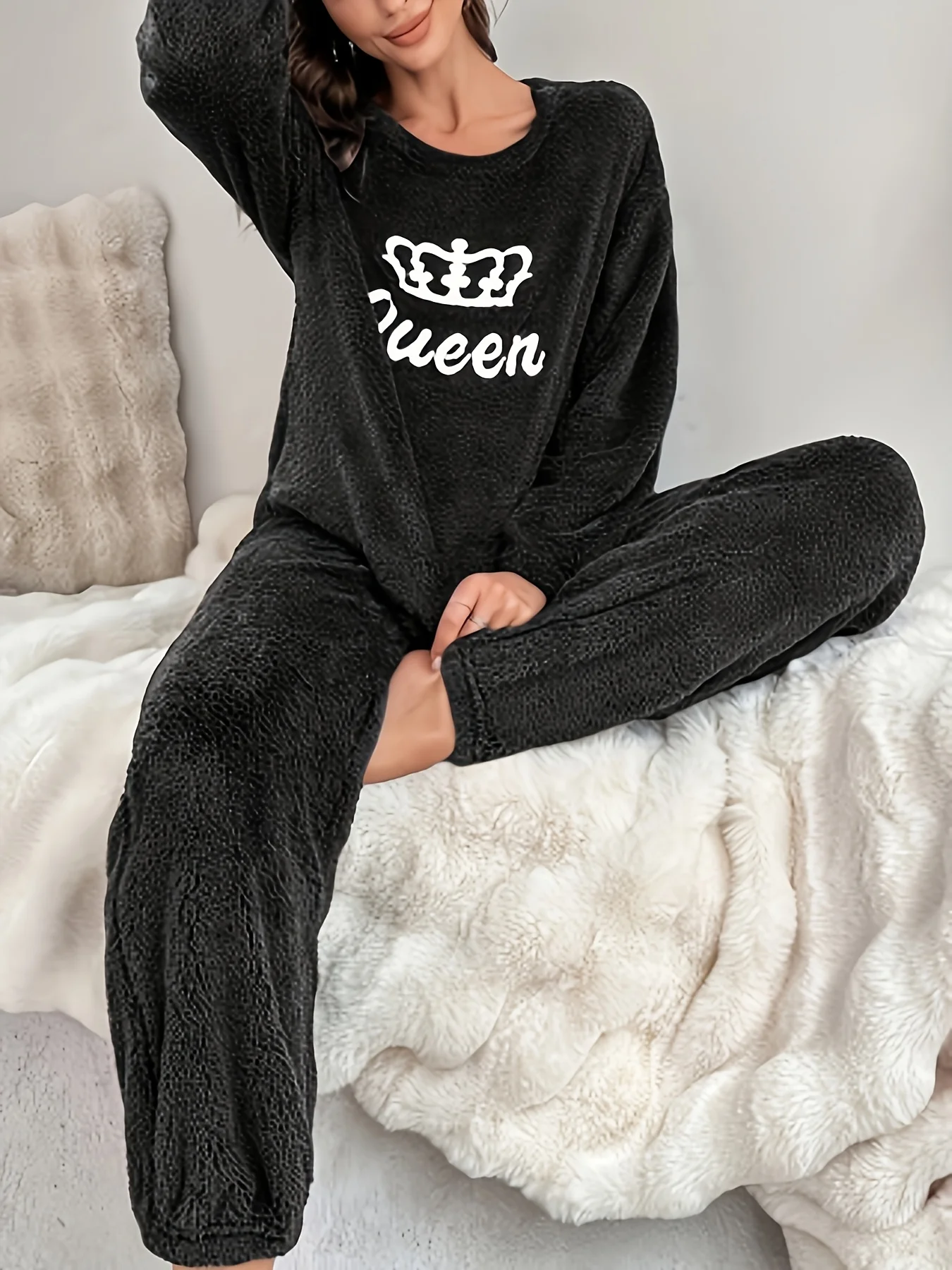 Women's plus-size velvet pajama set, featuring a long-sleeve top and matching pants, comfortable winter sleepwear - view 4