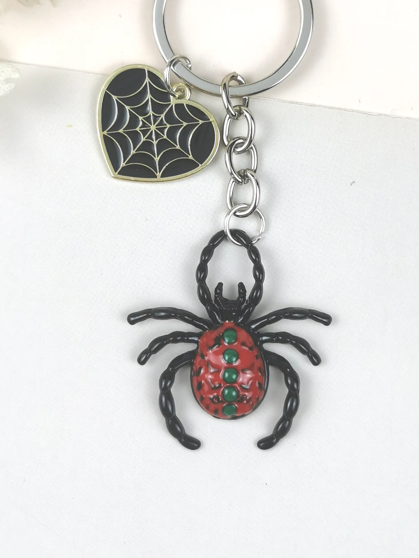 1Pcs Black Spider Web Metal Dangle Keychain For Women Men Halloween Backpack Car Key Ring Decor Gifts