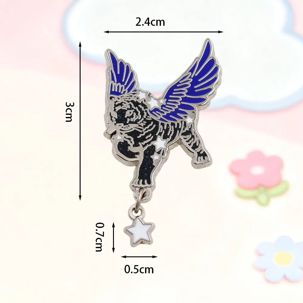 Cute Winged Fantasy Animal Enamel Pin Star Pendant Brooch Cat Horse Fox Tiger Elephant Butterfly Lapel Pin Badge Jewelry Gift