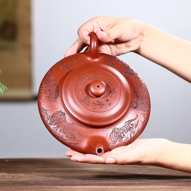 Drop-Shipping Handmade Yixing Pure Purple Clay Teapot With Engraved Eight Tigers Design High-End Tea Set Xubian