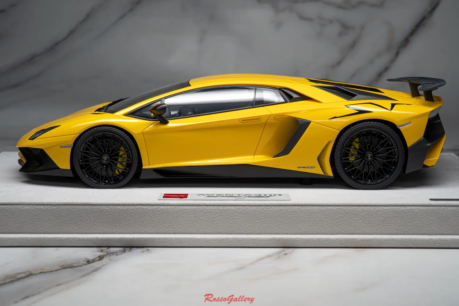 MAKE UP 1:18 Aventador LP750-4 SV Simulation Limited Edition Resin Metal Static Car Model Toy Gift