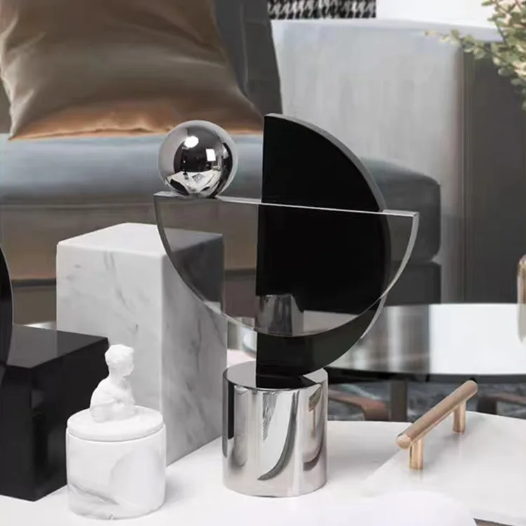 Leichter, luxuriöser, hochwertiger, geometrischer Kristallornament-Heimschmuck