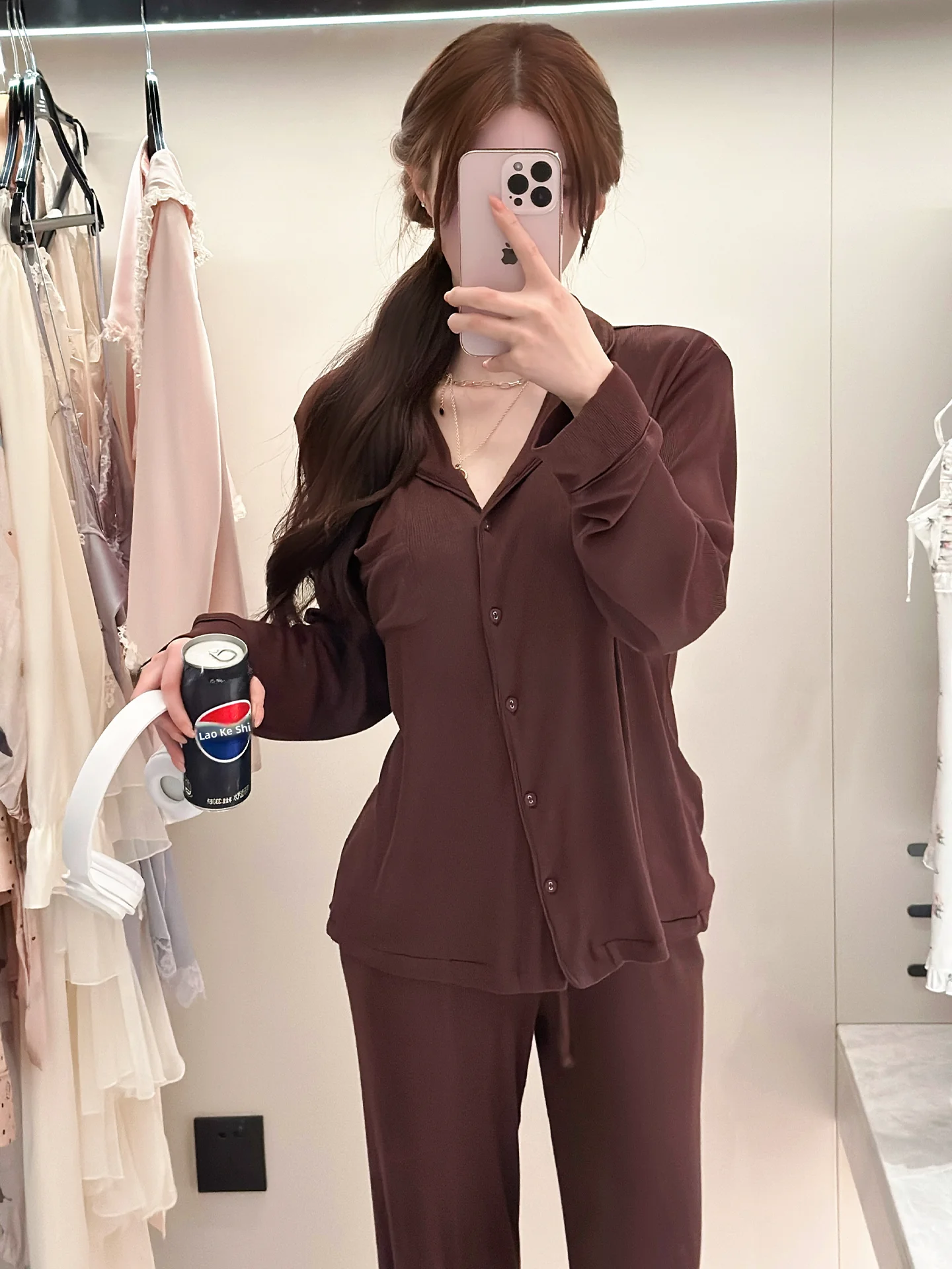 chantee-–-vetements-d'interieur-modernes-et-simples-pour-femmes-en-modal-couleur-unie-confortables-et-doux-coupe-droite