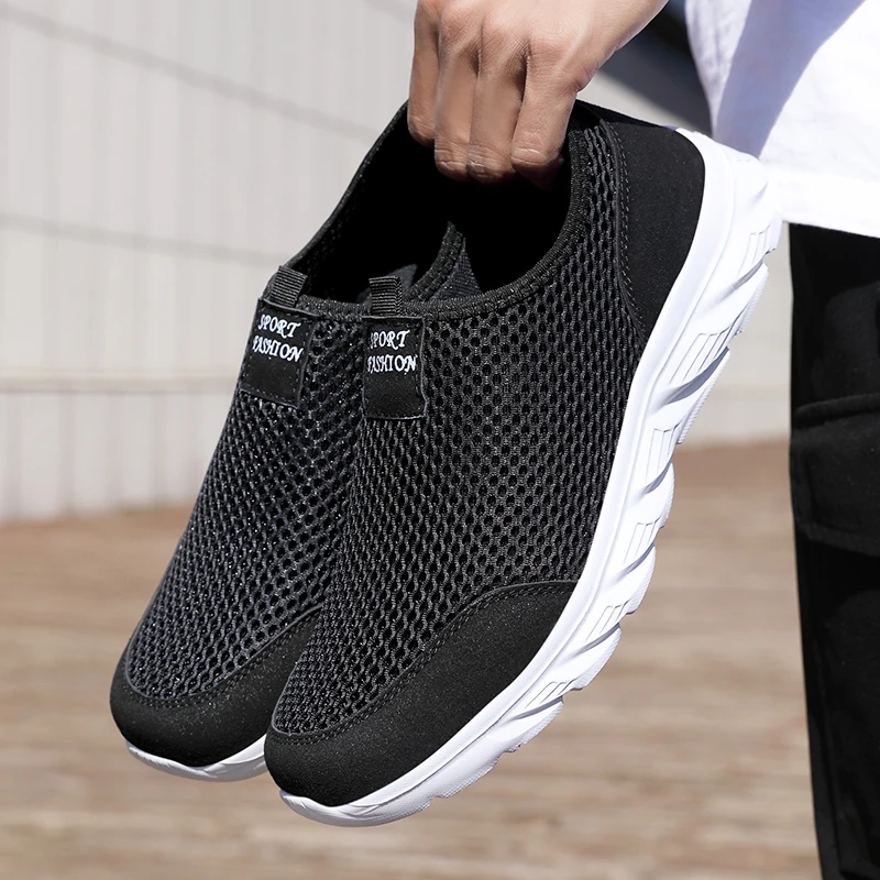 

2026 Lightweight Men Casual Shoes Breathable Slip on Male Casual Sneakers Men's Flats Outdoor Walking Shoes Size 39-47