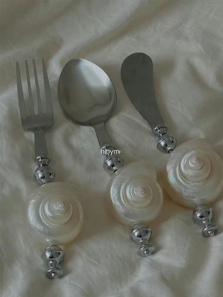 

Ahunderjiaz-Conch Western Tableware, Natural Ins Blogger, Cute Little Conch Shell, Dessert Fork, Spoon, Light Luxury, Creative,