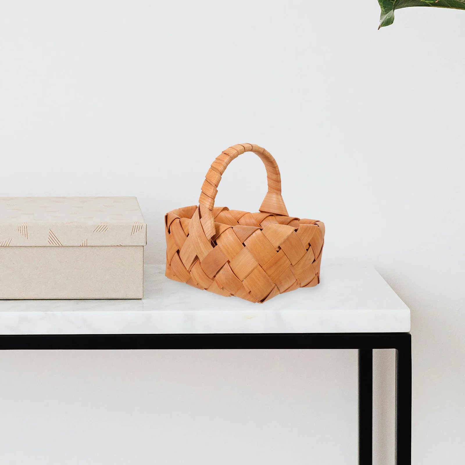 

4Pcs Mini Wooden Baskets Handmade from Wood Chips Vintage Wicker Appeal Small Harvest Basket for Candy Cosmetics Organizing