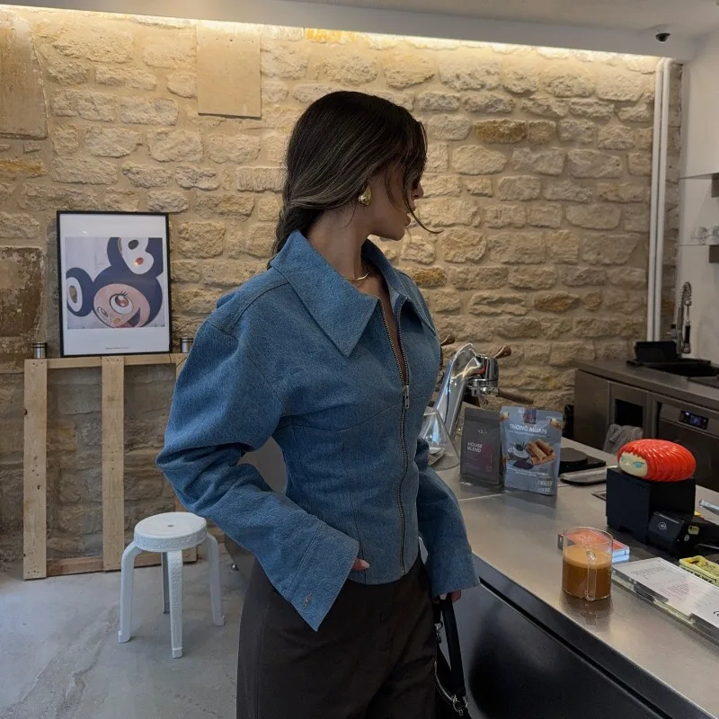 

European-style retro-style zipper cardigan with a turned-up collar and denim waist-hugging top Tight-fitting Jeans jacket