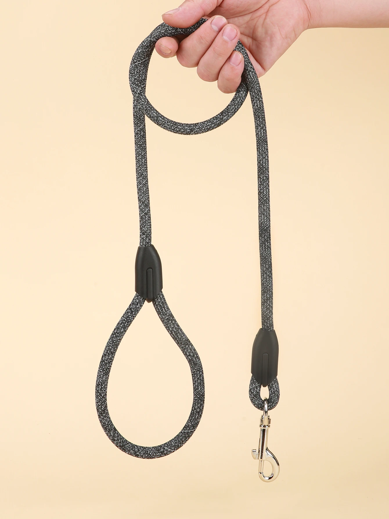 1PC Pet Fine Grain Round Rope Black Leash Medium And Large Dog Leash