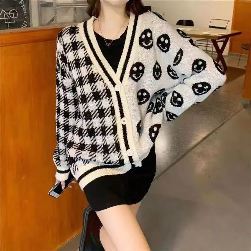 Oversized Autumn Korean Patchwork V-neck Knitting Cardigan Ladies All-match Big Smiley Face Loose Sweater Women\'s Fashion Plaid