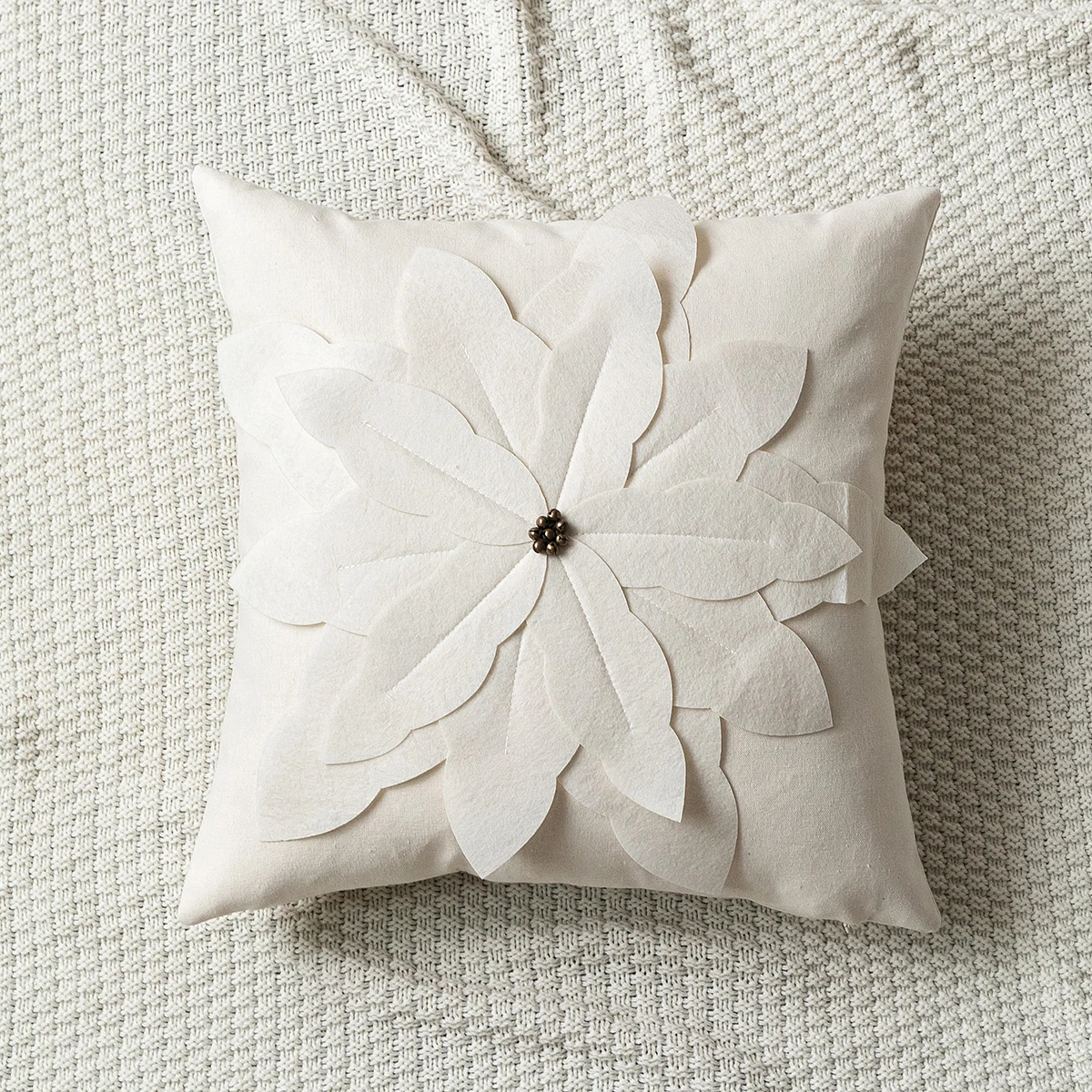 1 piece of white flower three-dimensional solid color pillow cover