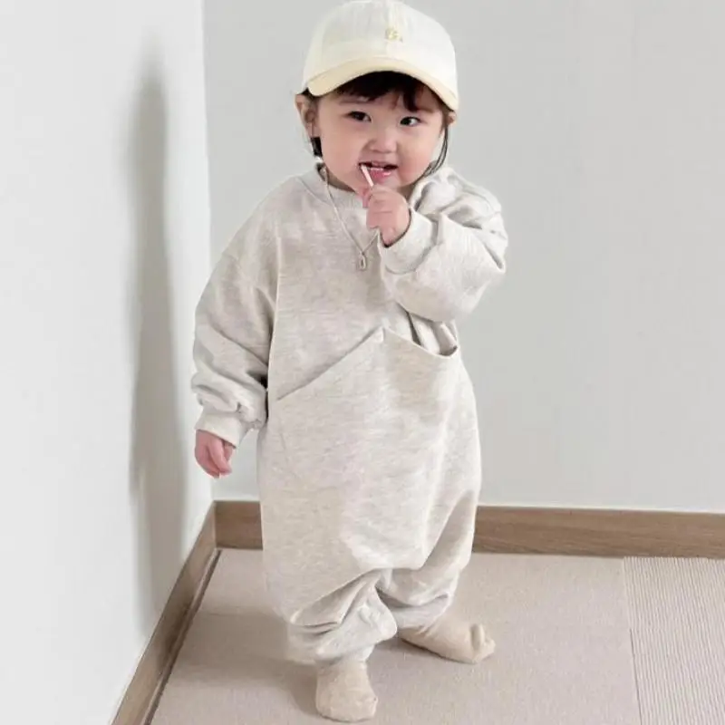 

2025 Autumn New Baby Boy Long Sleeve Casual Romper Cotton Infant Girl Big Pocket Jumpsuit Cute Toddler Solid Clothes 0-24M