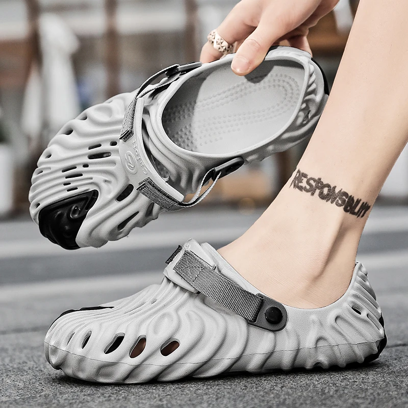 2025 Sandalias de playa de verano para hombres y mujeres, zapatillas con agujeros, Zapatillas de casa, zuecos para hombres, sandalias, calzado para jardín al aire libre, talla grande 36-46