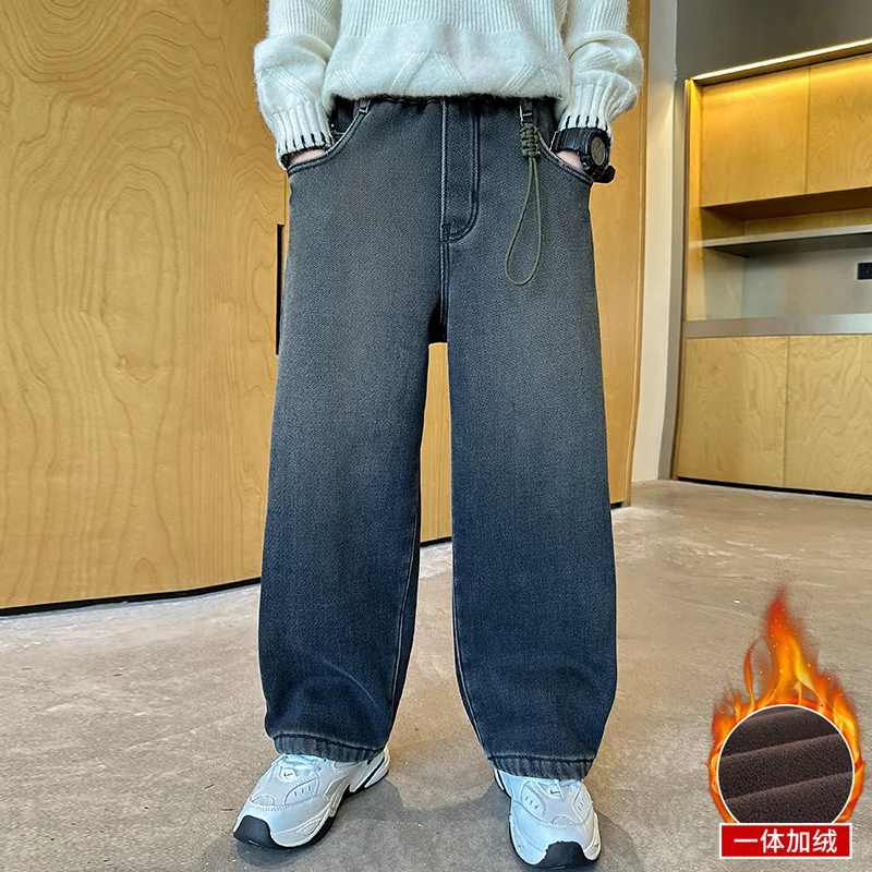 

High quality boys' jeans with fleece lining. New autumn and winter thickened trousers.4-16year