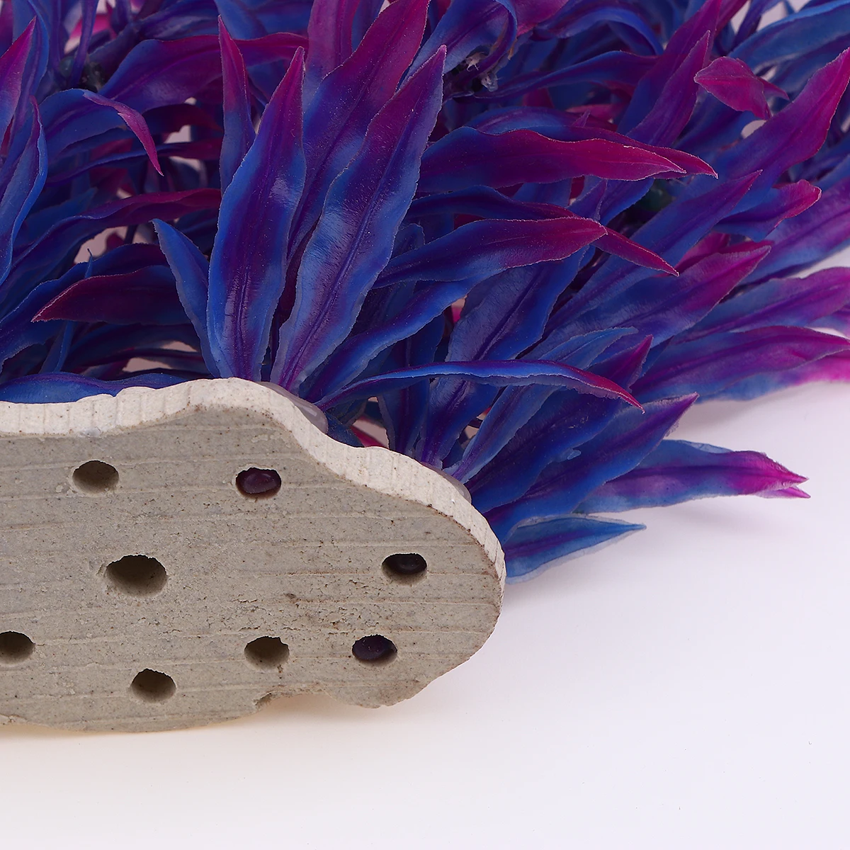 

Fish Tank Plants Artificial Purple Aquarium Decorations Realistic Lifelike Plastic Grass for Aquariums Enhanced Visual Appeal