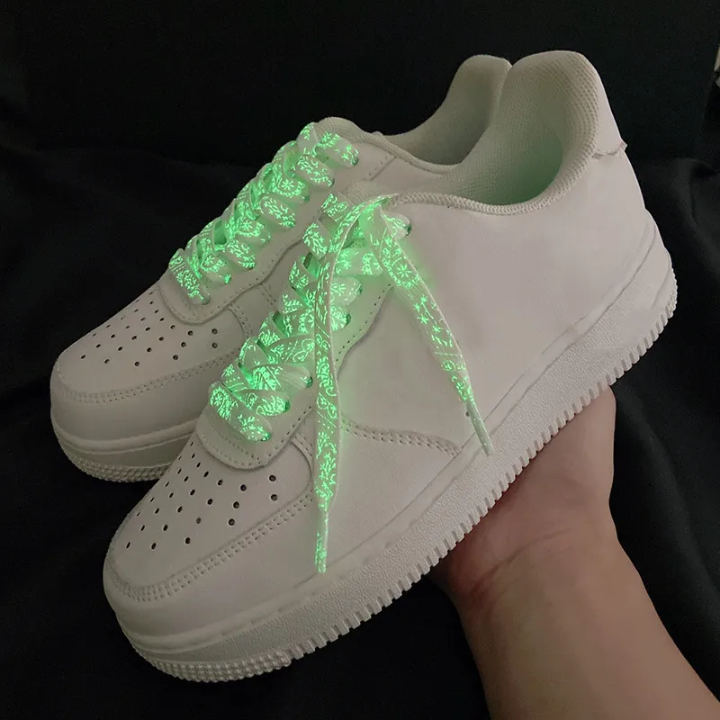 1 Paar fluoreszierende Schnürsenkel für Nachtläufe, coole flache Schnürsenkel mit Splash-Ink-Druckmuster für Sneaker und Leinenschuhe – Detail 8
