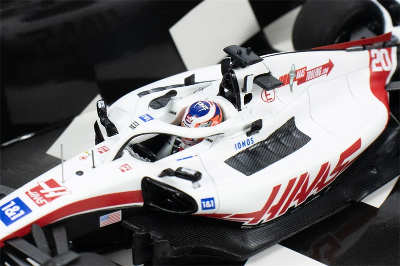 MINICHAMPS 1:43 HAAS F1 TEAM VF-22 KEVIN MAGNUSSEN / MICK SCHUMACHER FIRST POINTS BRITISH GP Resin Model Car