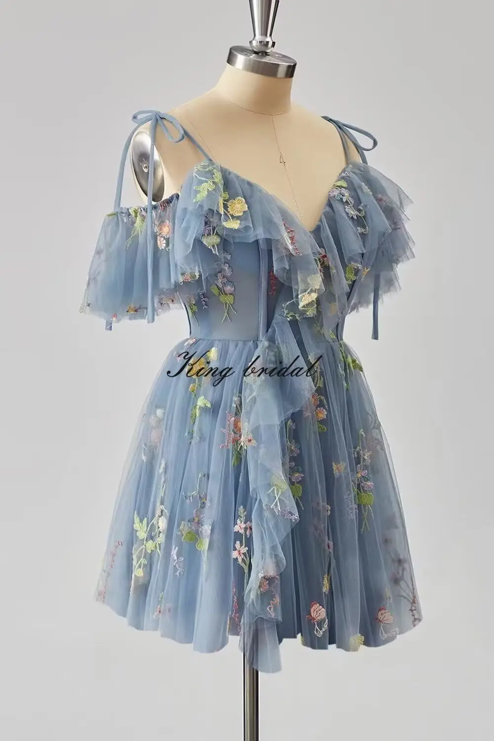 花刺繍チュールショートホームカミングドレス十代の若者たち 2026 ミニスパゲッティストラップフォーマルプロムパーティードレスジュニアブライドメイド