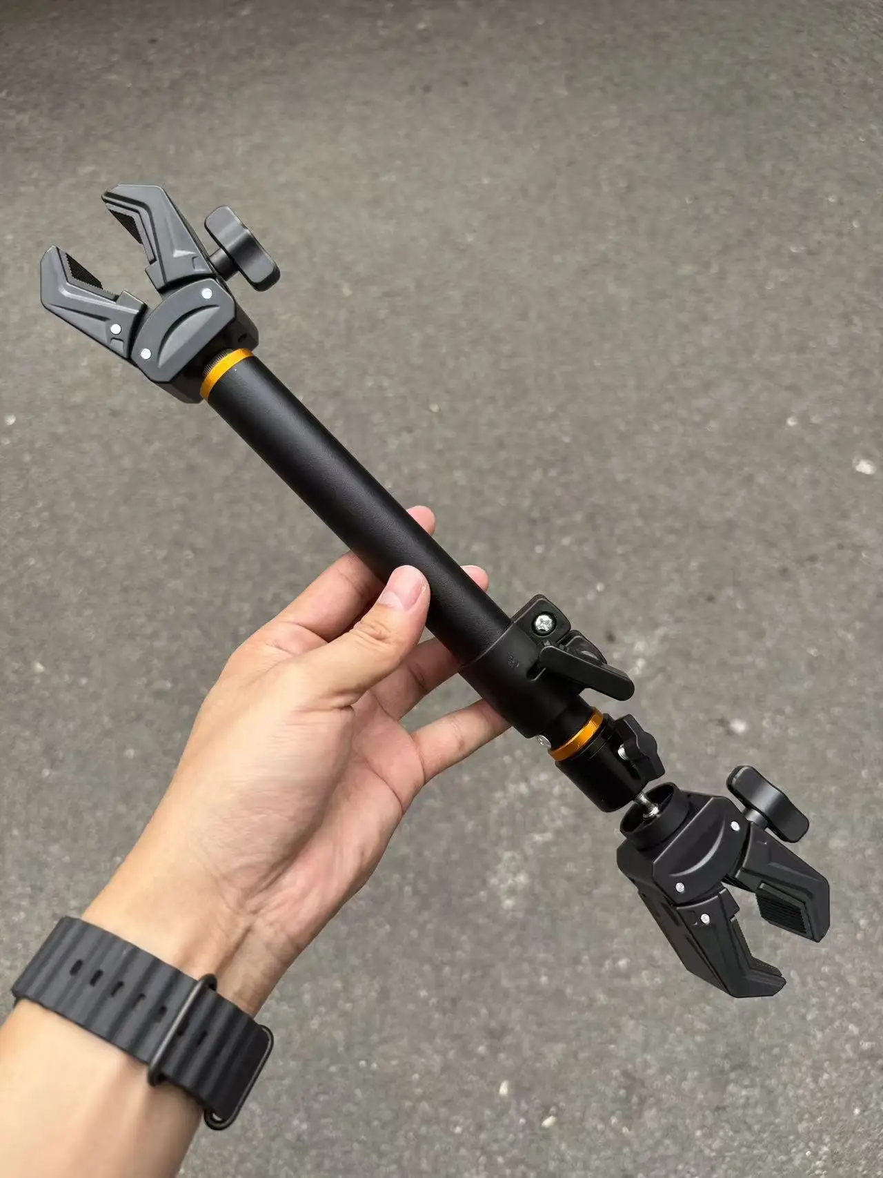 Universeller Doppelkopf-Metall-Selfie-Stick mit 360°-Rotation, Verlängerungsstab und Gimbal-Stabilisator – Detail 10
