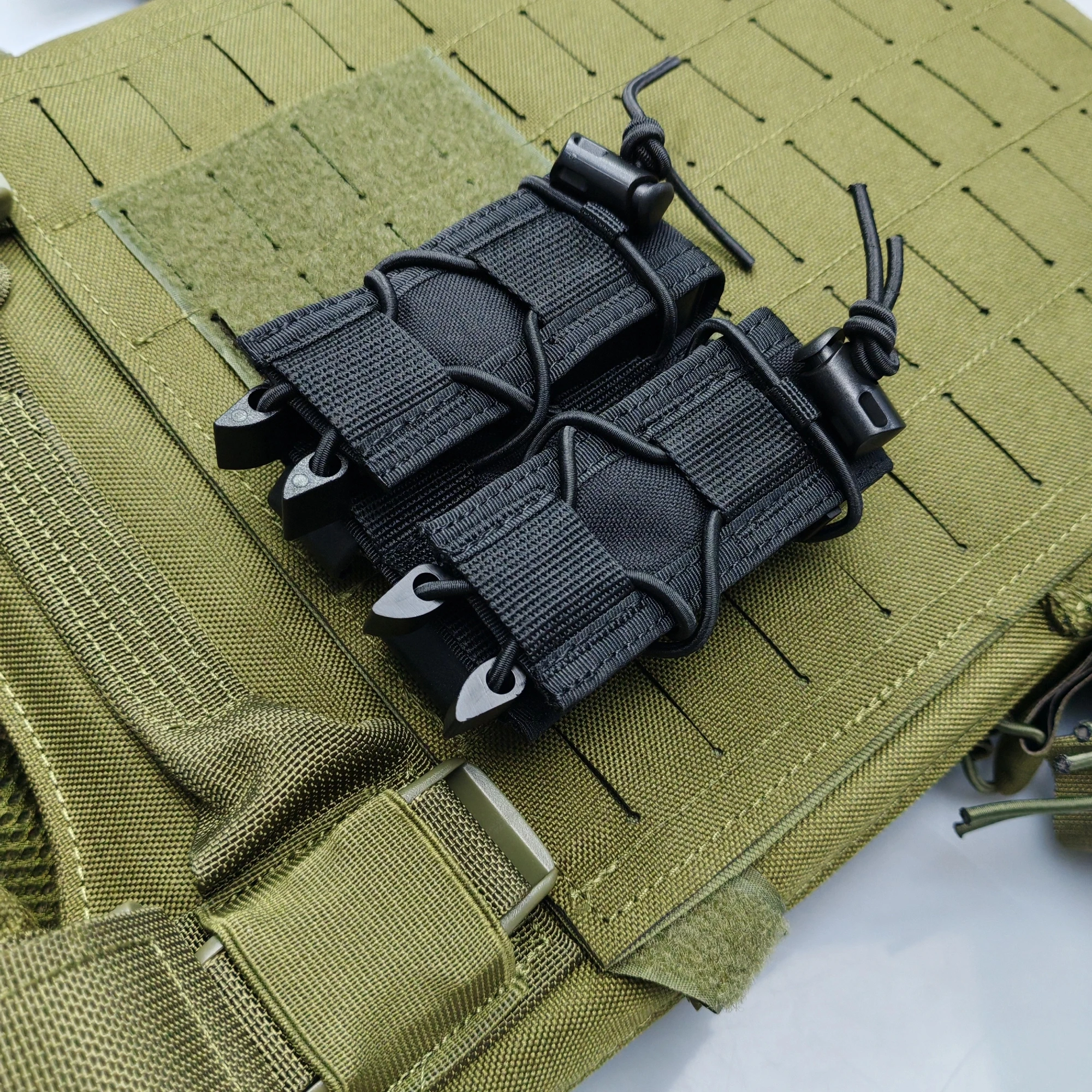 9mm Pistol Double Stack Mag Pouch Molle Fastmag Soft Shell for Glock 17 19 Beretta M9 Hunting Flashlight Holder EDC Outdoor Tac