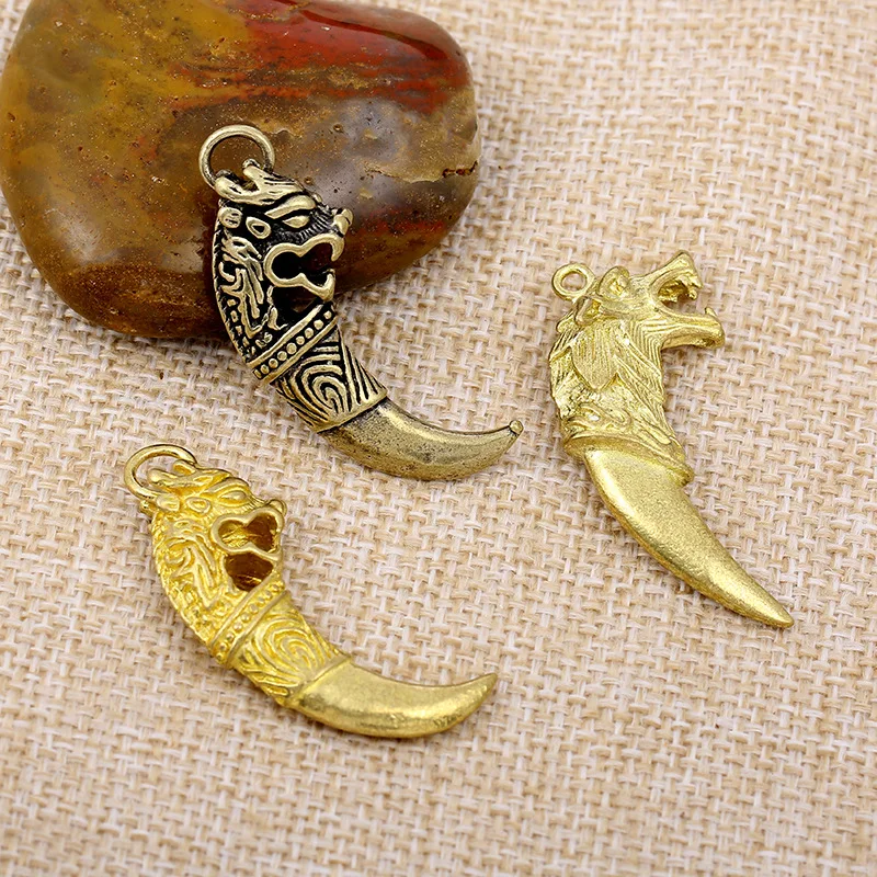 

Antique Brass Ornaments Car Key Ring Pendant Lion Head Wolf Tooth Metal Crafts Accessories Pendant Factory Wholesale