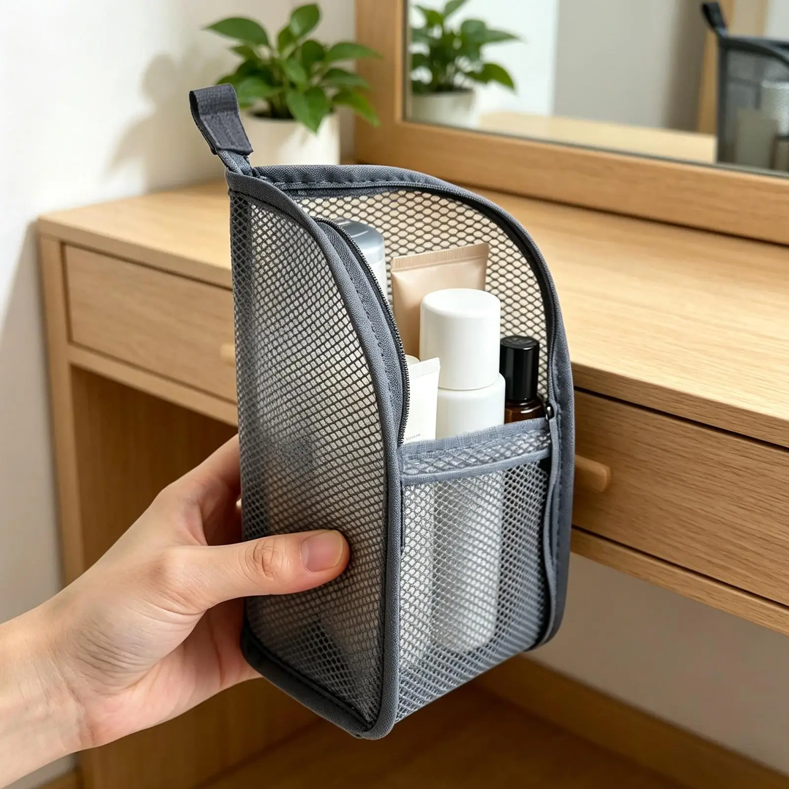 Portable Mesh Standing Toiletry Bag, Lightweight Foldable Clear Hanging Travel Organiser for Toothbrush & Travel