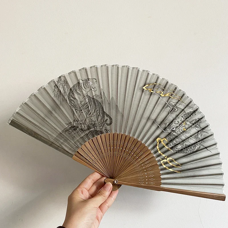 

Exported to Japan, the original Japanese style wind fan silk hand-painted 7-inch Chinese style can be matched with Hanfu