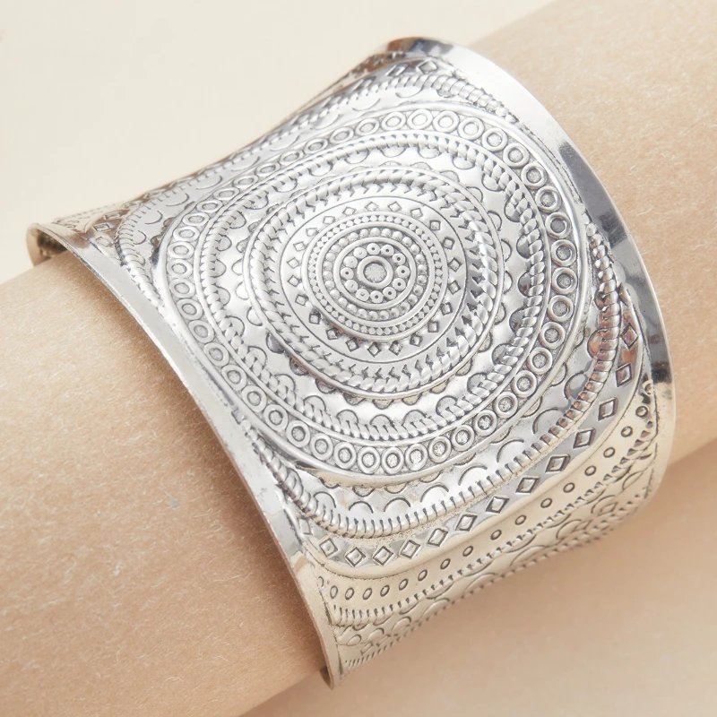 Vintage Punk Style Carved Pattern Wide Open Face Bracelet, Personalized and Trendy Holiday Accessory Gift for Men and Women