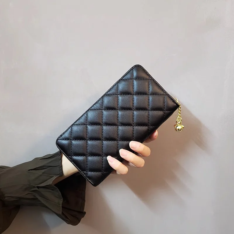 Quilted Long Wallet for Women,Multi Slot Handheld Purse,Fashion All-match Long Clutch for Daily Use
