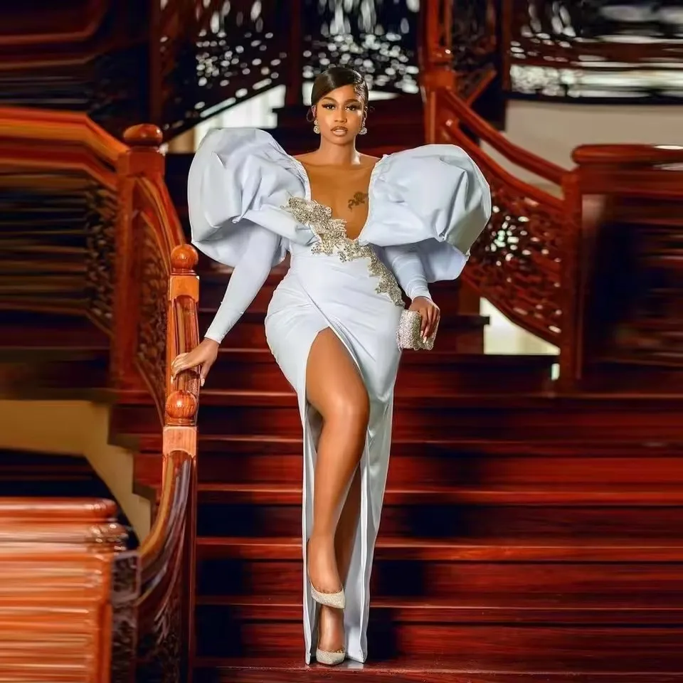 Aso Ebi Sexy Satin-Abschlussballkleider mit V-Ausschnitt, langen Ärmeln, Perlen und Puffärmeln, Abendkleider, maßgeschneidertes Partykleid für afrikanische Frauen