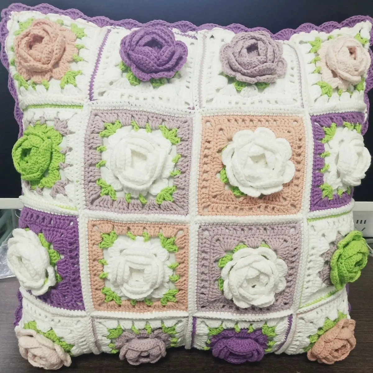 [finished product]Camellia Blossom Pillow New Hooked Pillow Cushion Handmade Hook Needle Pillow Flower Pillow with Pillow Core