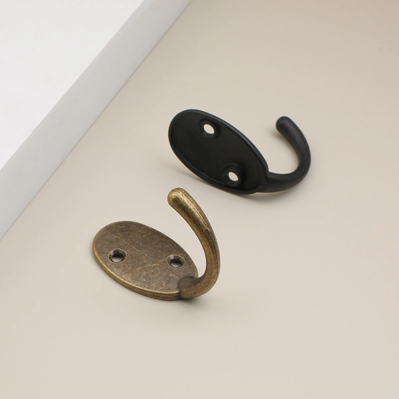 New Chinese Minimalist Modern Antique European Style Hook Clothes Wall Hook: Blue Antique Copper Spray Paint Black.