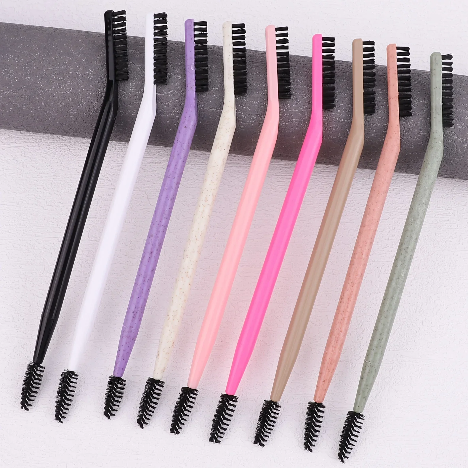 Doppelseitiger Wimpernformer mit Augenbrauenbürste, erhältlich in verschiedenen Farben, multifunktionaler Make-up-Pinsel.