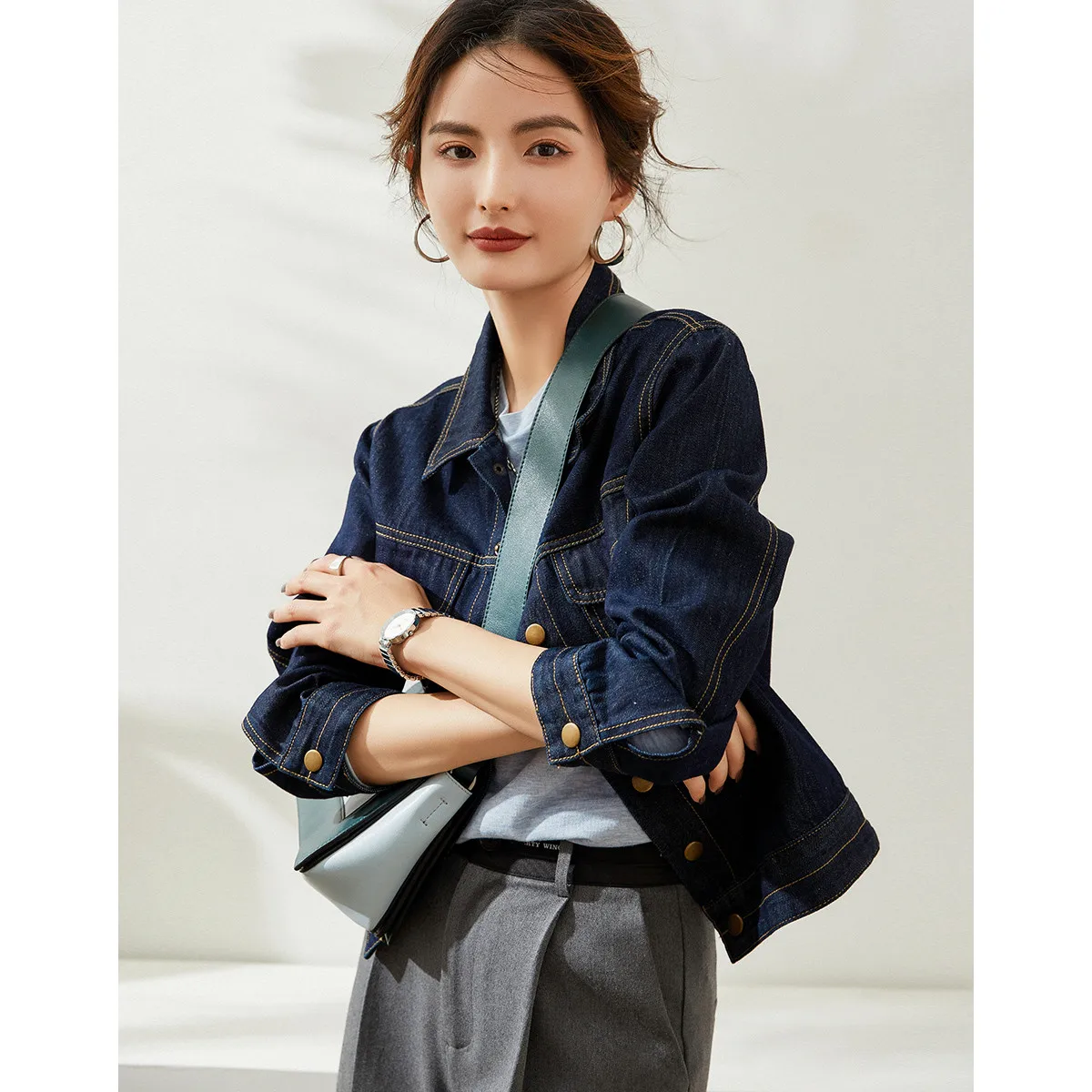 LOUIS YAO 2024 Spring Autumn Vintage Washed Blue Bright Thread Jacket Casual Collar Single Breasted Denim Jacket for Women