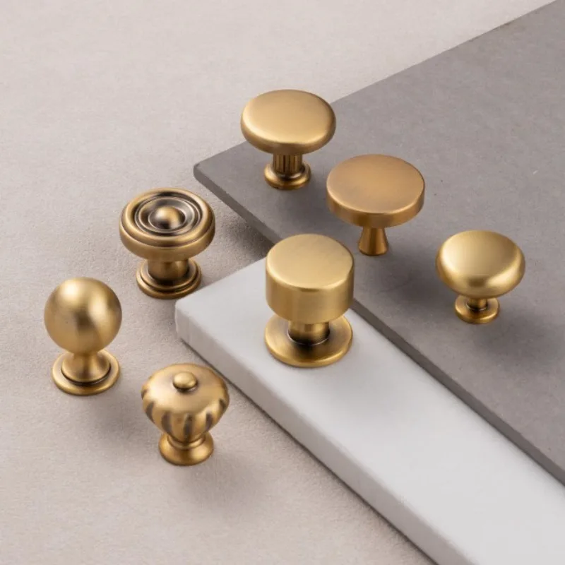 Single-hole golden round ball-shaped cabinet door handle, antique copper color drawer solid furniture pull handle
