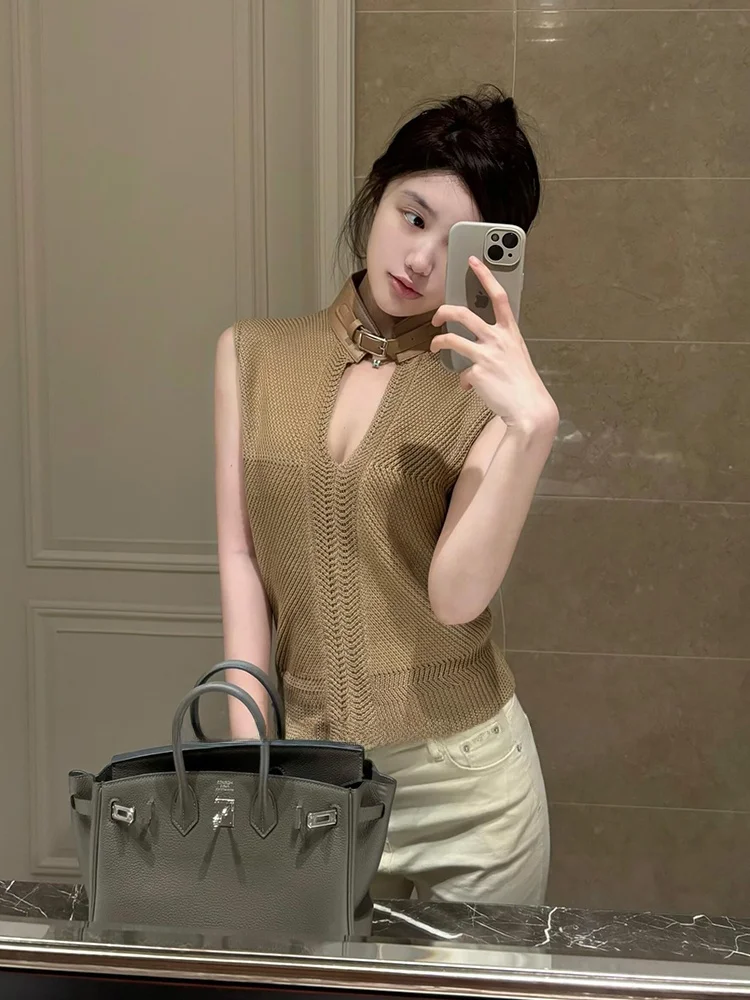 

Elegant Knitted Vest Women's Fashionable Sleeveless Hollow out Stand Collar Spring Season High-End Feel Old Money Style Top